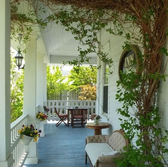 تختخواب و صبحانه Inn On Frederick