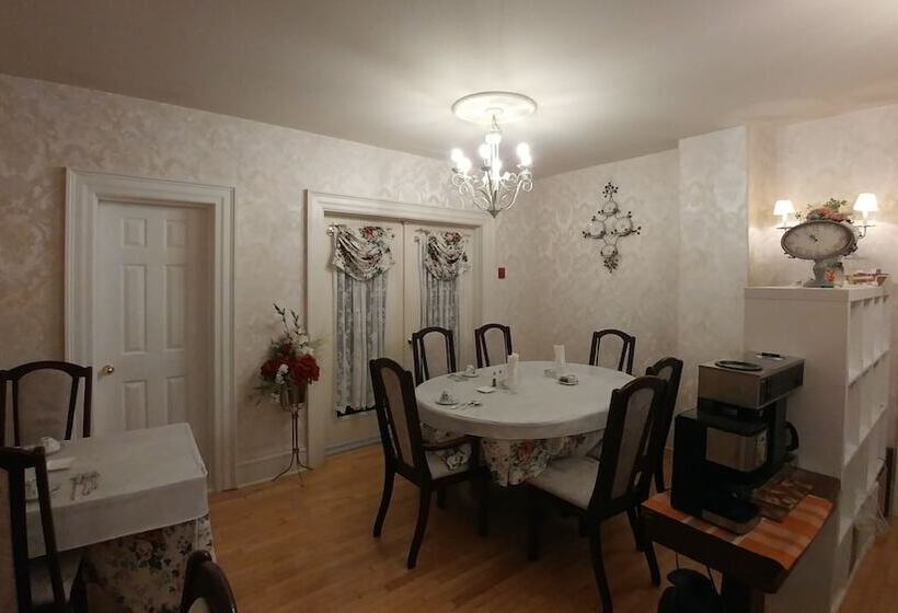 تختخواب و صبحانه Inn On Frederick