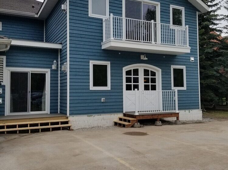 צימר Lady Macdonald Country Inn