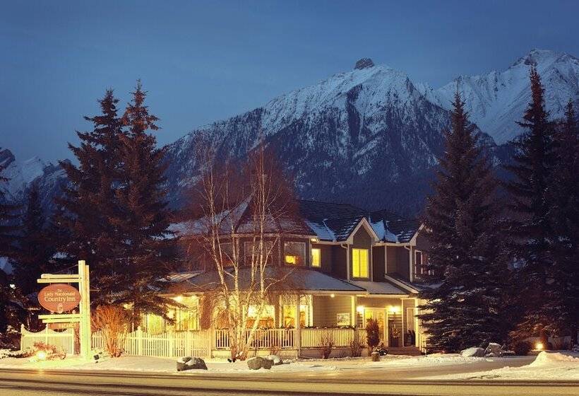 צימר Lady Macdonald Country Inn