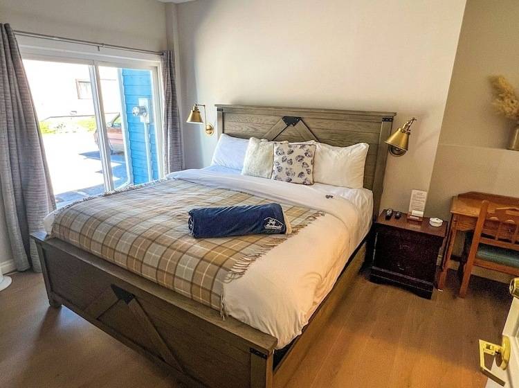 צימר Lady Macdonald Country Inn