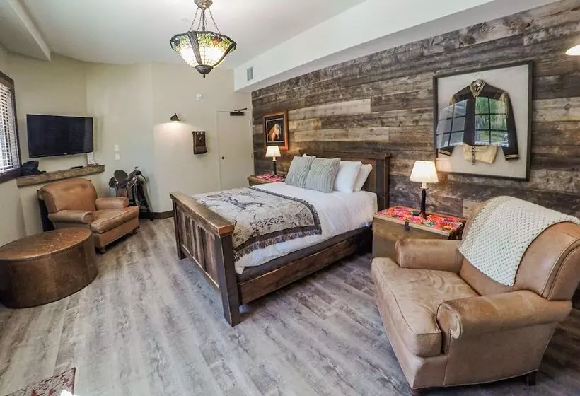 تختخواب و صبحانه Lady Macdonald Country Inn