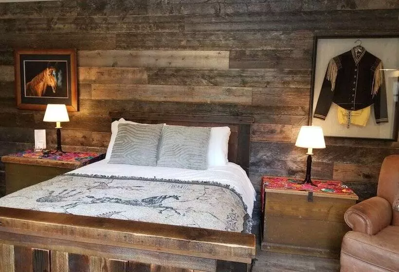 تختخواب و صبحانه Lady Macdonald Country Inn