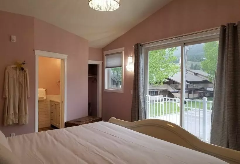 تختخواب و صبحانه Lady Macdonald Country Inn