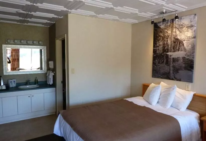 Catalina Motel