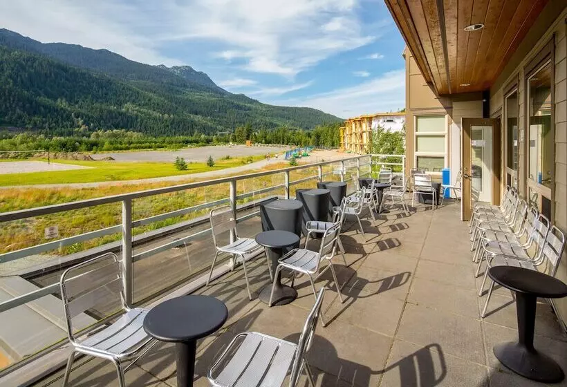 Hi Whistler Hostel