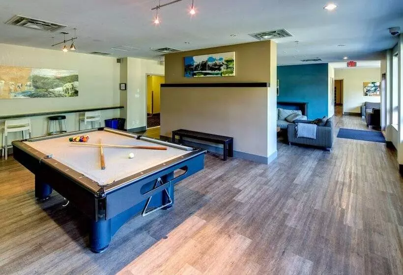 Hi Whistler Hostel