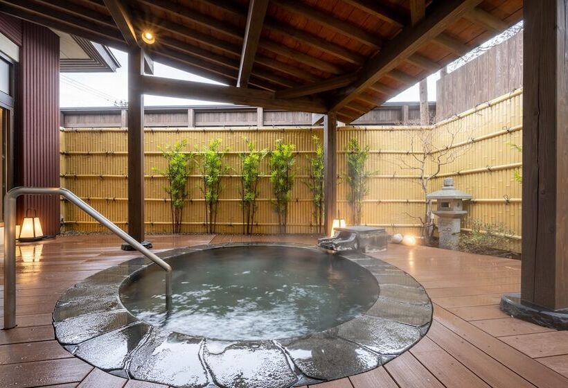 Ryokan Hohoemino Kuyufu Tsuruya