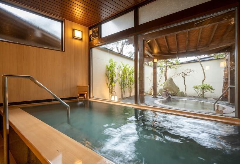 Ryokan Hohoemino Kuyufu Tsuruya