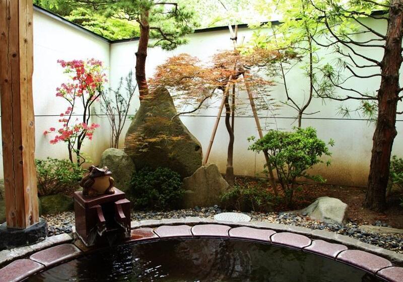 Ryokan Hohoemino Kuyufu Tsuruya