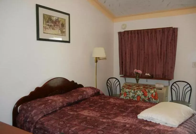 Holiday Motel