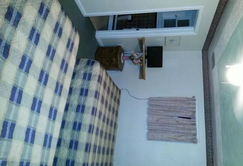 Holiday Motel