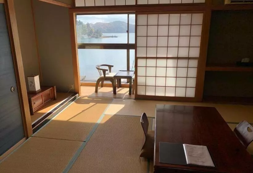 هتل Nojiri Lake Resort