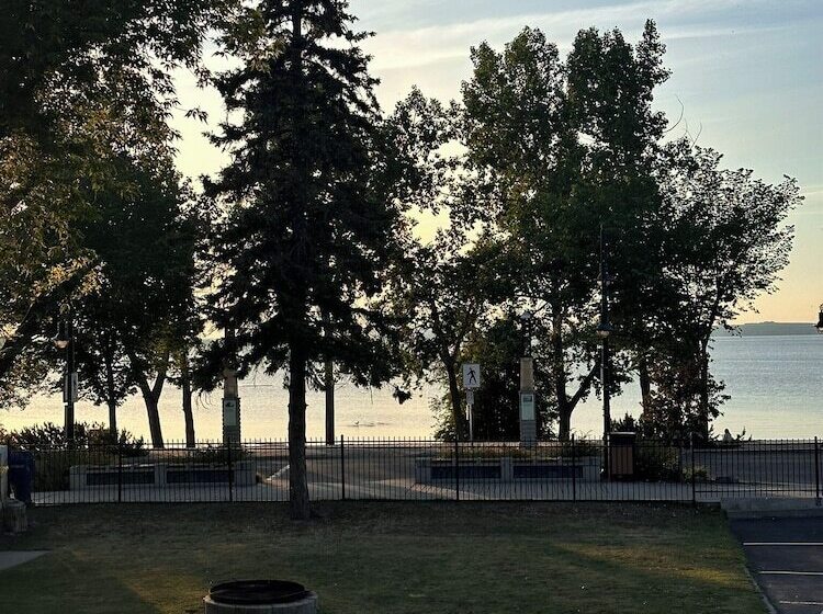 모텔 Beach Front Resort