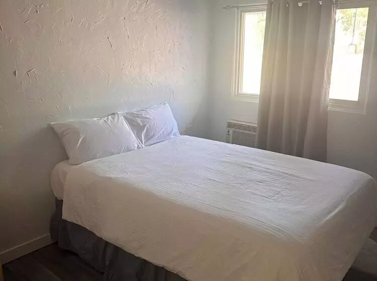 Motelli Beach Front Resort