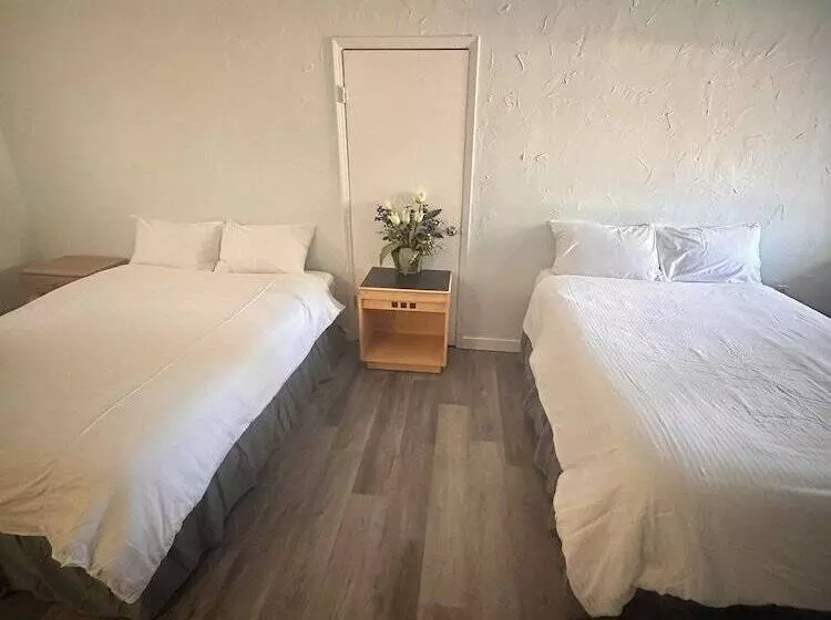 Motelli Beach Front Resort
