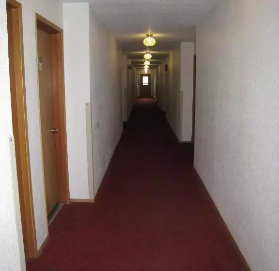 مُتل Swiss Village Inn