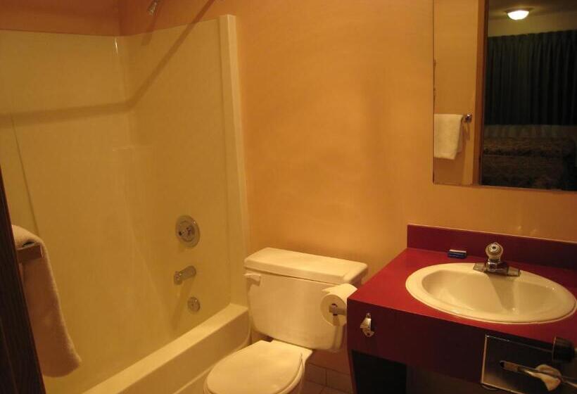 مُتل Swiss Village Inn