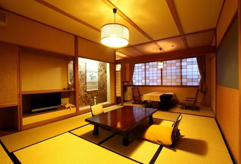 旅館 Kagiya