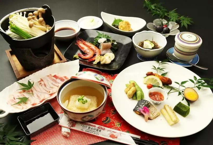 旅館 Tozanguchi Onsen