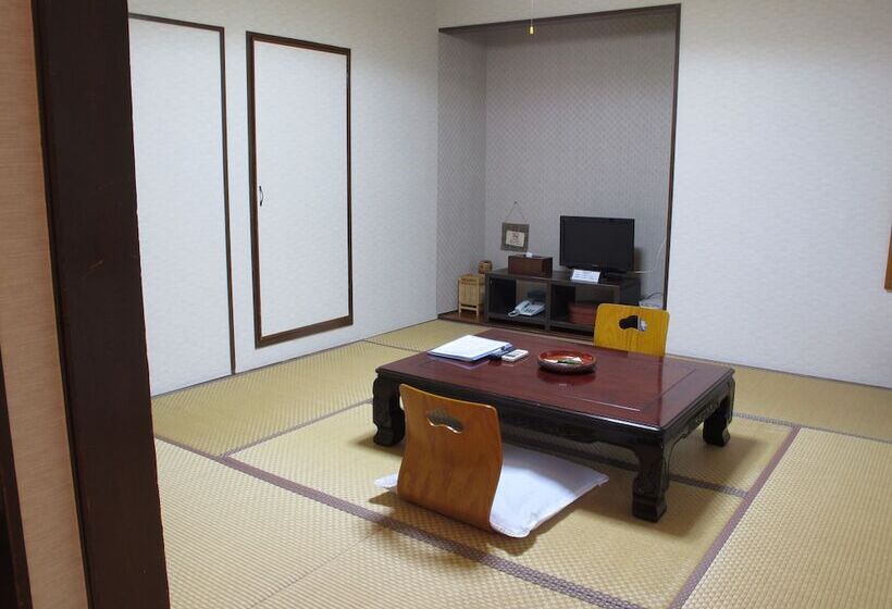 료칸 Unaginoyu No Yado Takuhide