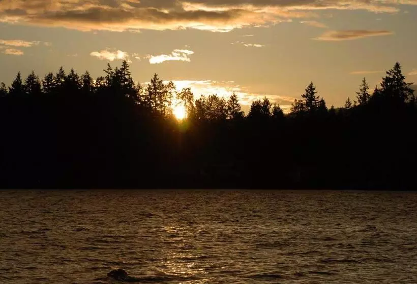 Shawnigan Suite B & B