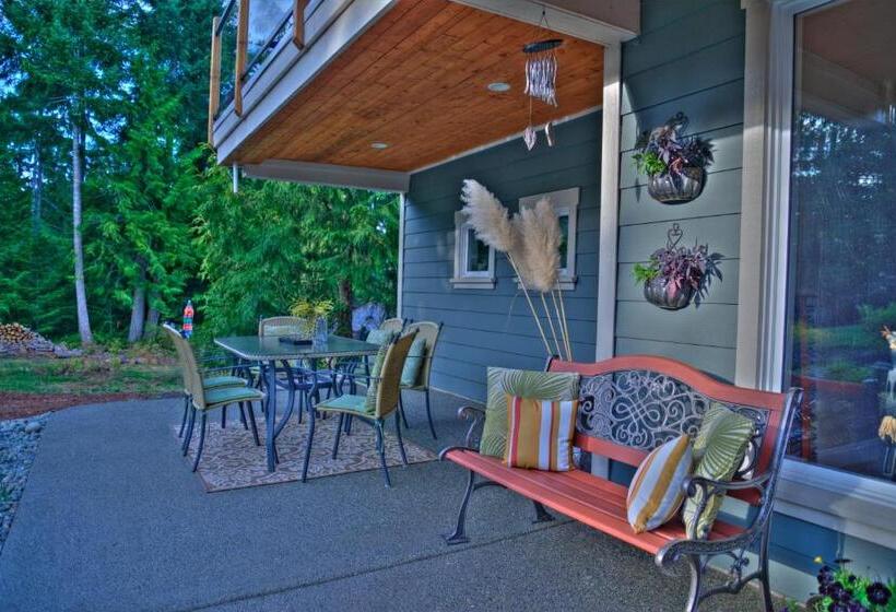 Shawnigan Suite B & B