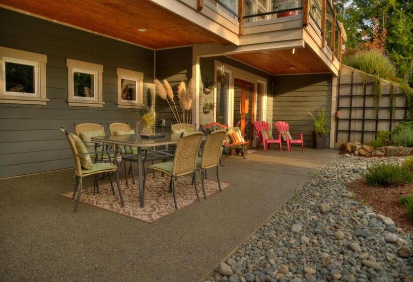 Shawnigan Suite B & B