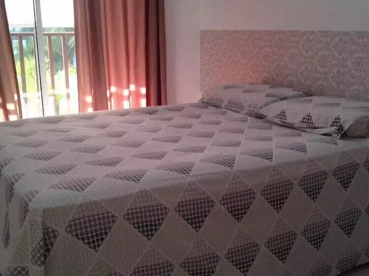 Hotelli Apartamento Beach Living