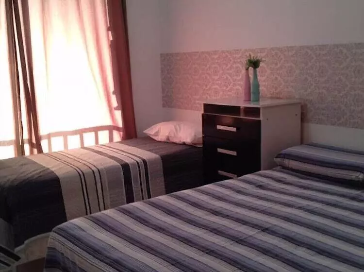 Hotelli Apartamento Beach Living