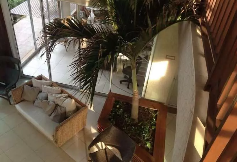 Hotelli Apartamento Beach Living