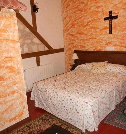 هاستل La Mesnadita