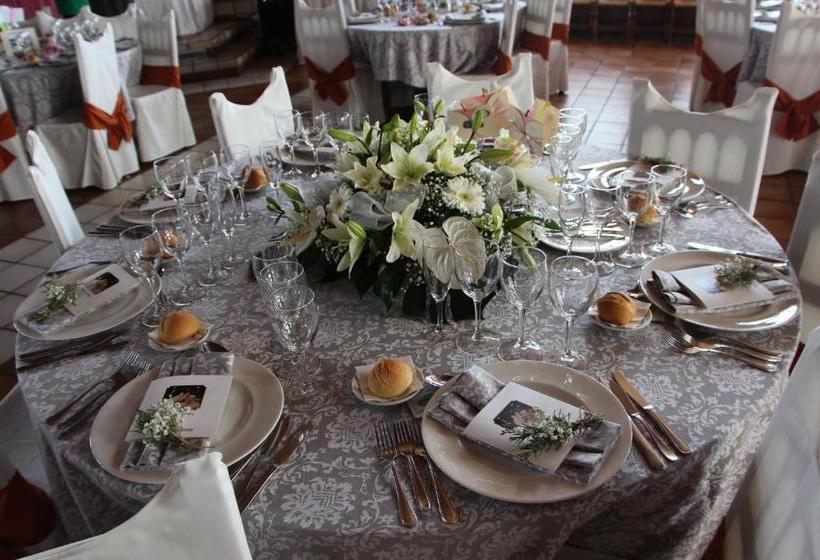 Aparthotel Tres Caminos