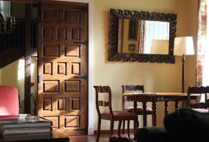 هتل Casona El Arral