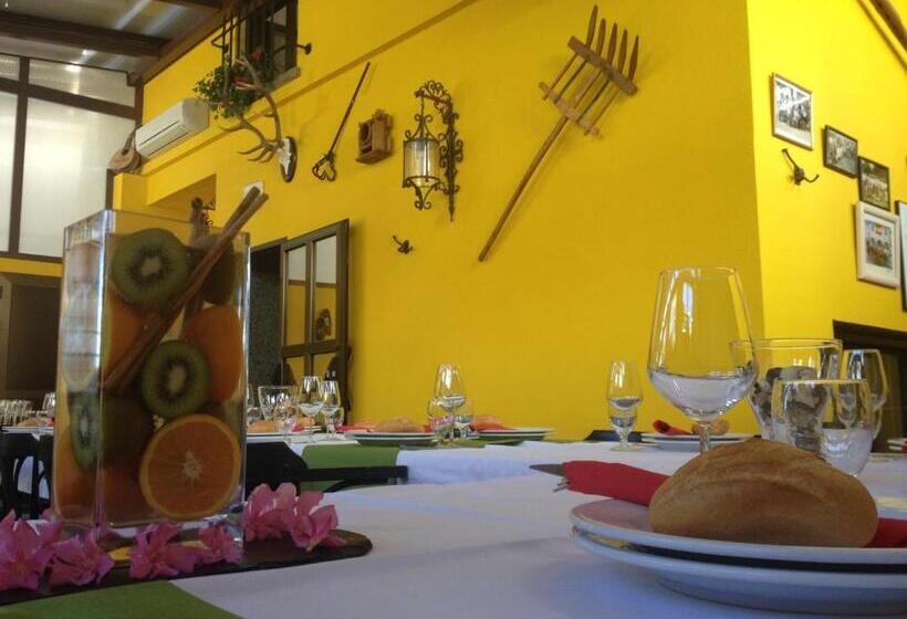 فندق El Colorín