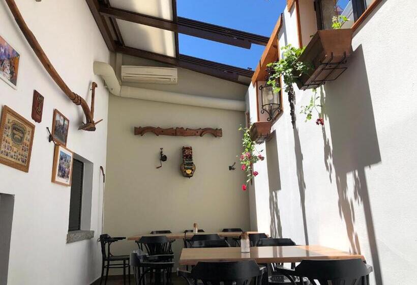 فندق El Colorín