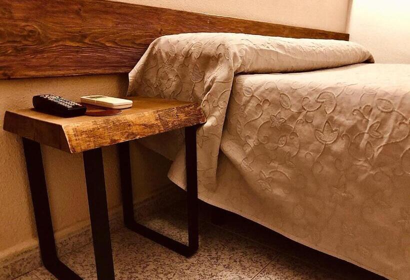 فندق El Colorín