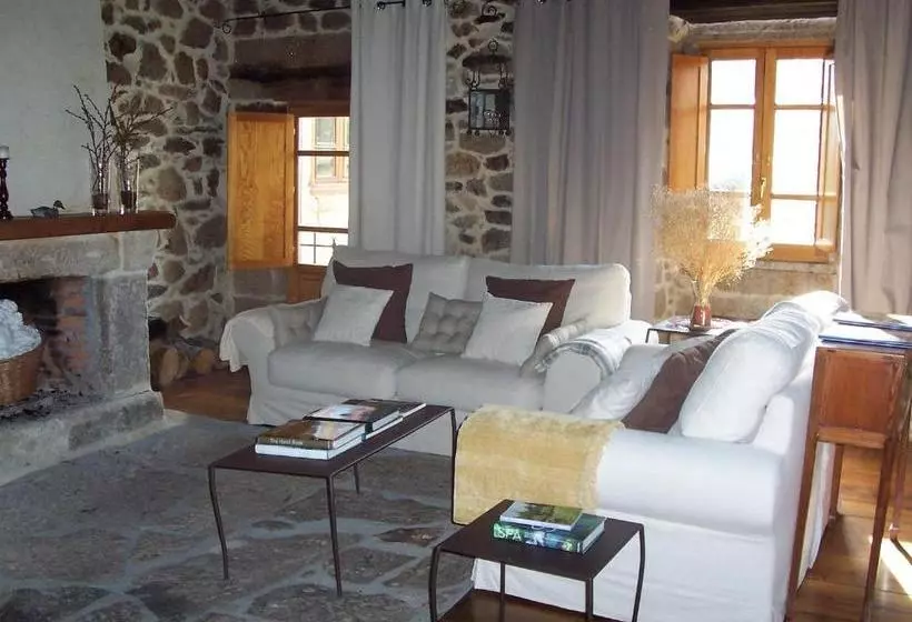 هتل Pazo A Freiria