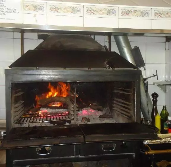 Hotelli Restaurant Casa Miquel