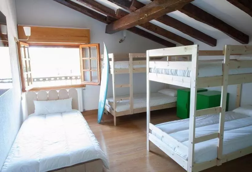 Moana Surf Hostel