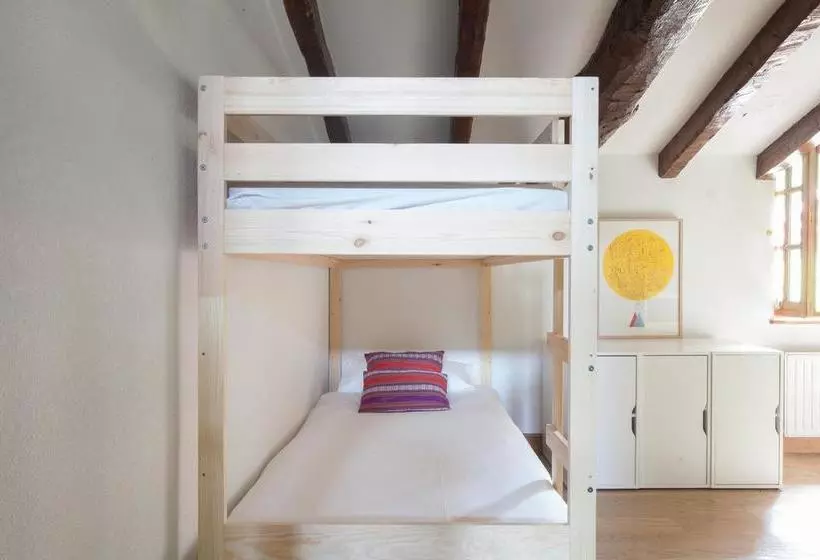 Moana Surf Hostel