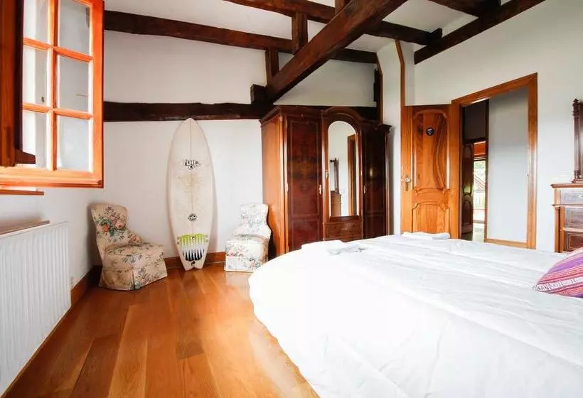 Moana Surf Hostel