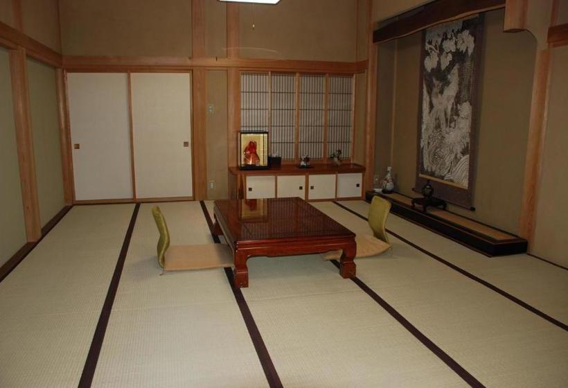 Oshi Ryokan