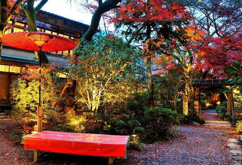 Ryokan Heihachi Tea House Inn