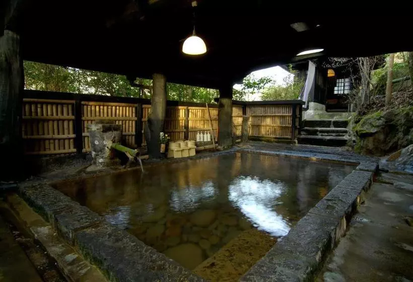 旅館 Kurokawa Onsen Yama No Yado Shinmeikan