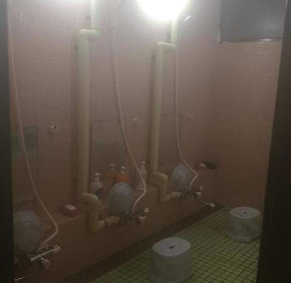 旅館 Onsen Minshuku Yutakaya