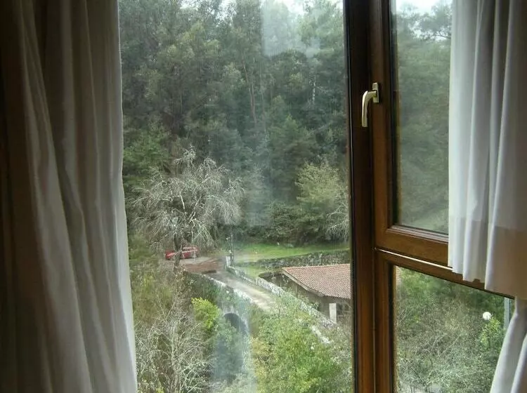 Albergue O Coto   Hostel