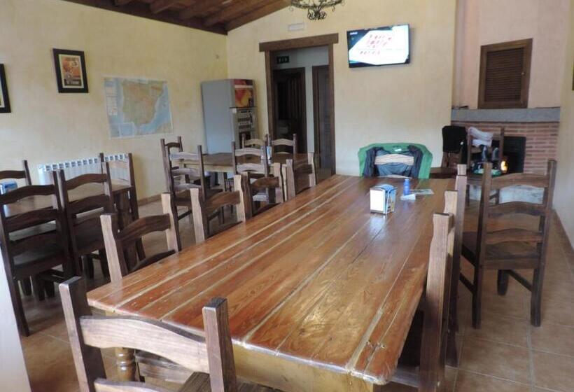 Albergue Santo Tomás De Canterbury Hostel