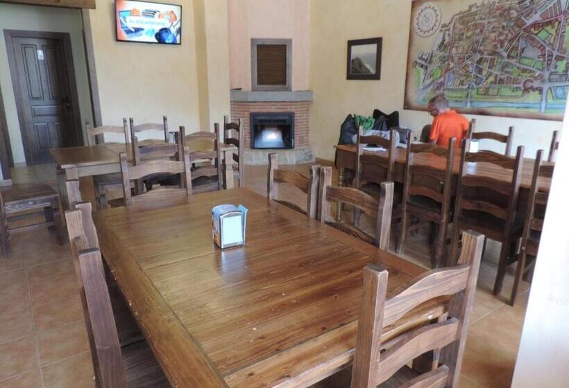 Albergue Santo Tomás De Canterbury Hostel