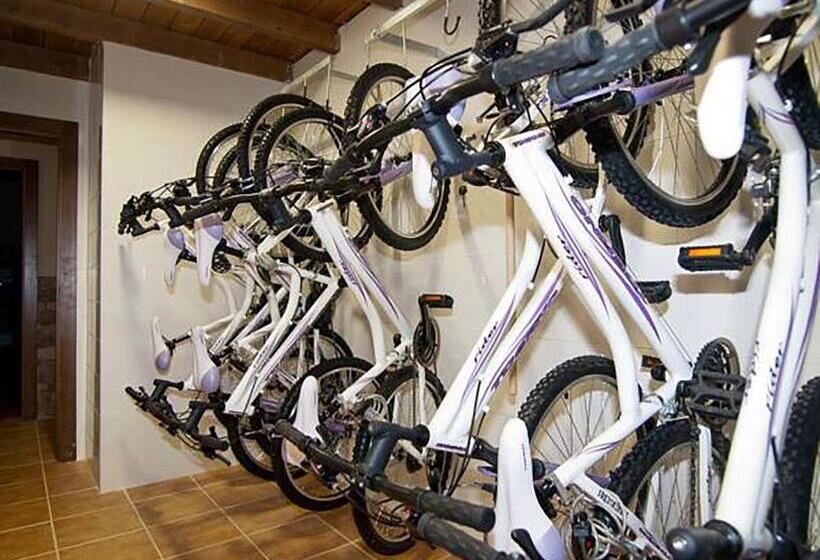 Albergue Santo Tomás De Canterbury Hostel